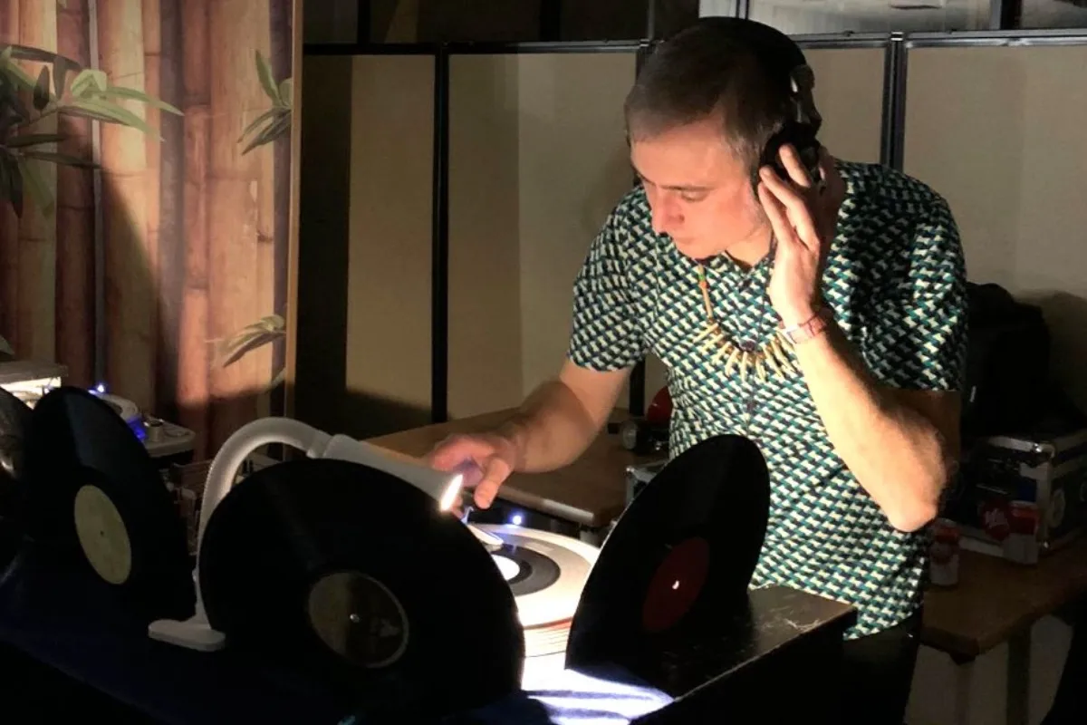 DJ. Toni Valer-Oh!